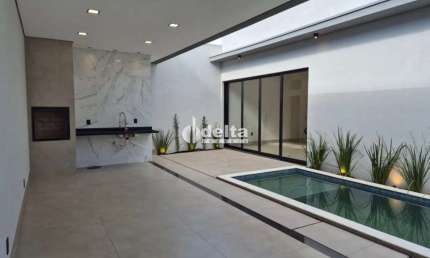 Casa no condomínio Terras Alpha disponível para venda em Uberlândia-MG