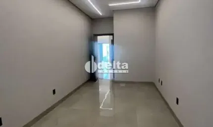 Casa disponível para venda no bairro Jardim Holanda em Uberlândia MG