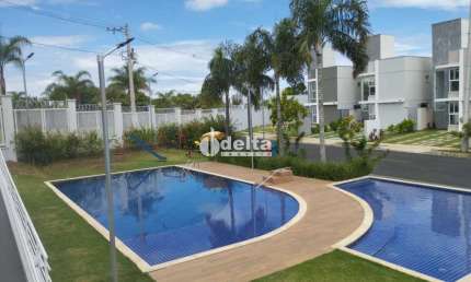 Casa em condomínio disponível para Venda no bairro Granja Marileusa em Uberlândia-MG.