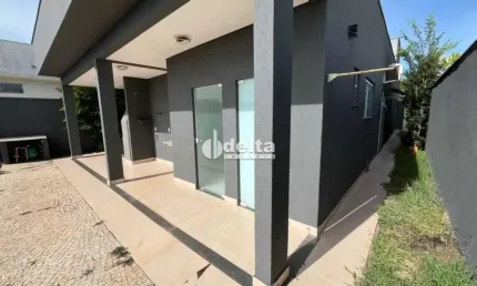 Casa no condomínio Splendido disponível para venda em Uberlândia-MG