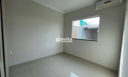 Casa residencial dissponível para venda no bairro Bosque dos Buritis em Uberlândia-MG