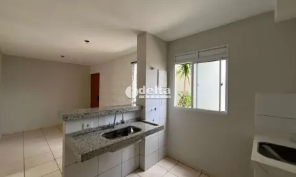 Apartamento térreo disponível para venda de 2/4 no bairro Jardim Holanda em Uberlândia-MG