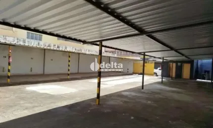 Cobertura disponível para locação no bairro Nossa Senhora Aparecida em Uberlândia-MG
