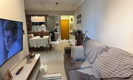 Apartamento residencial disponível para venda no bairro Segismundo Pereira em Uberlândia-MG