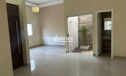 Casa residencial disponível para venda e locação no bairro Bosque dos Buritis em Uberlândia-MG