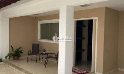 Casa disponível para venda no bairro Cidade Jardim em Uberlândia MG