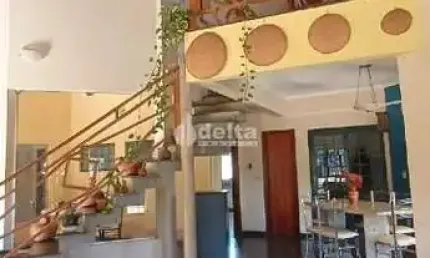 Casa no condomínio Morada do Sol disponível para venda em Uberlândia-MG