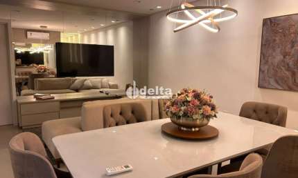 Apartamento disponível para venda no bairro Segismundo Pereira em Uberlândia-MG