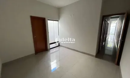 Casa disponível para venda no bairro Aclimação em Uberlândia-MG