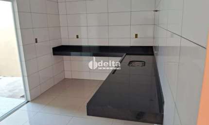 Casa disponível para venda no bairro Jardim Ipanema em Uberlândia MG