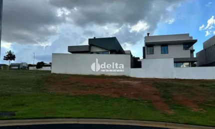 Terreno no condomínio alphaville ii disponível para venda em uberlândia-mg