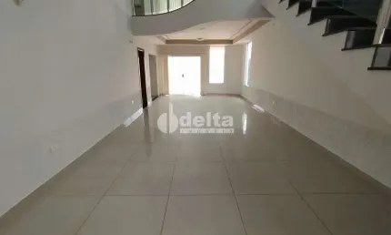 Casa disponível para venda no bairro Karaiba em Uberlândia-MG