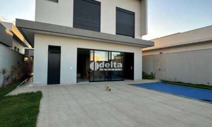 Casa no condomínio Splendido disponível para Venda em Uberlândia-MG