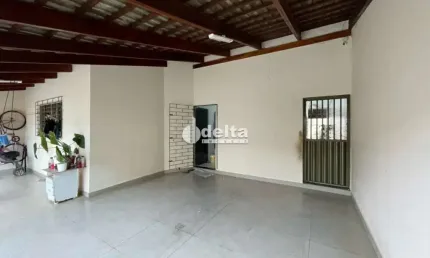 Casa disponível para venda no bairro Segismundo Pereira em Uberlândia MG