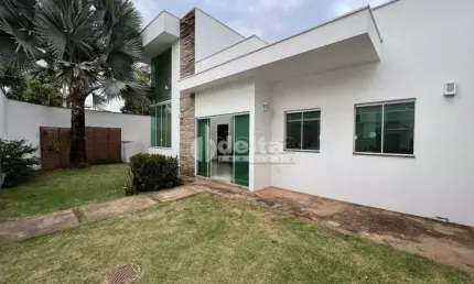 Casa residencial e comercial disponível para venda no bairro cidade jardim em uberlândia-mg.