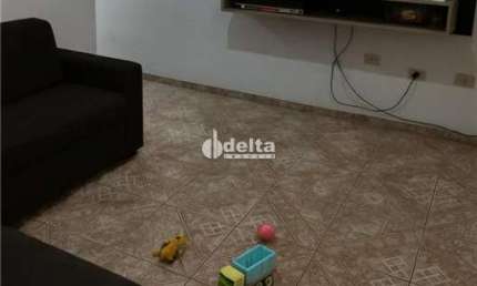 Casa disponível para venda no bairro Granada em Uberlândia-MG
