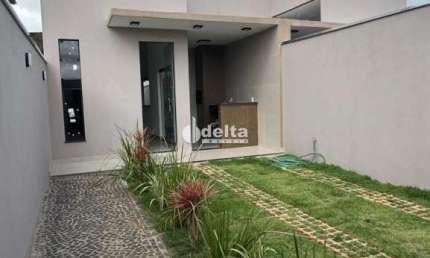 Casa residencial  disponível para venda no bairro Shopping Park em Uberlândia-MG