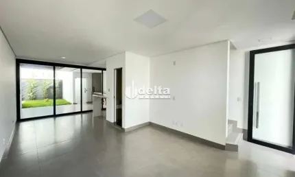 Casa residencial  disponível para venda no bairro Santa Rosa em Uberlândia-MG