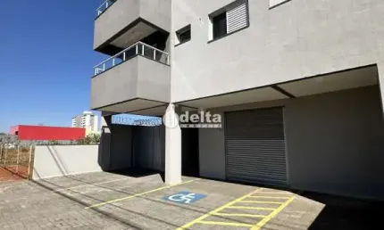 Loja comercial para venda no Bairro Novo Mundo em Uberlândia-MG