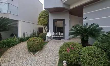 Sobrado residencial disponível para venda no bairro Bosque dos Buritis em Uberlândia-MG