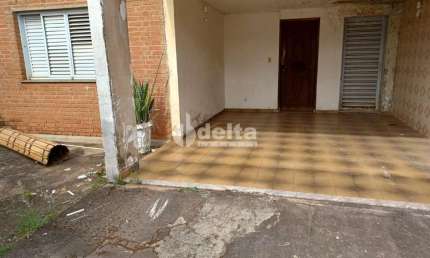 Área disponível para venda no bairro Nossa Senhora Aparecida em Uberlândia-MG