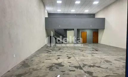 Galpão disponível para locação e venda no bairro Monte Hebron em Uberlândia-MG
