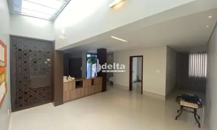Casa disponível para venda no bairro Tabajaras em Uberlândia MG
