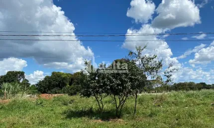 Área disponível para venda 1.000 m² no bairro Morada Nova em Uberlândia-MG