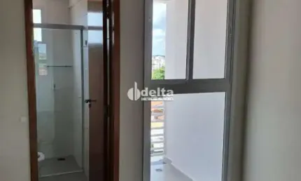 Apartamento disponível para venda no bairro Segismundo Pereira em Uberlândia-MG