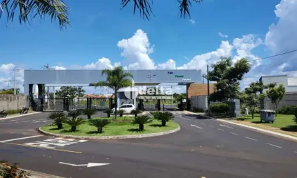 Casa no condomínio Terras Nova I disponível para venda em Uberlândia-MG