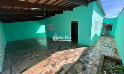 Casa residencial disponível para venda no bairro Granada em Uberlândia-MG.