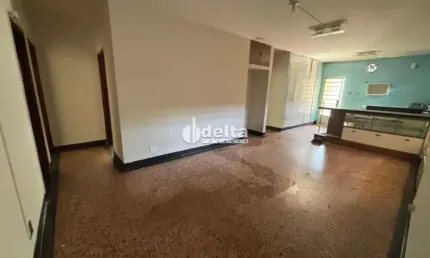 Casa residencial disponível para venda no bairro Lídice em Uberlândia-MG.