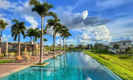Terreno em condomínio disponível para venda no bairro Gávea em Uberlândia-MG
