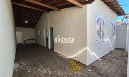 Colônia disponível para venda no bairro Laranjeiras em Uberlândia-MG.
