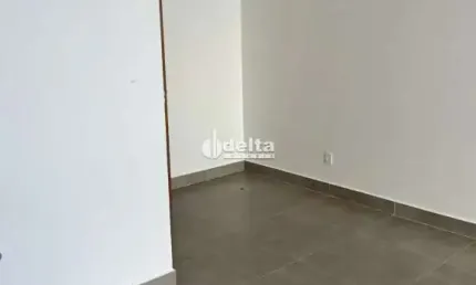 Loja disponível para venda no bairro Santa Mônica em Uberlândia-MG.