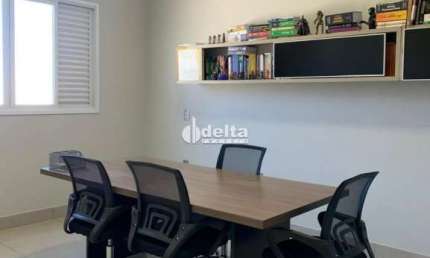 Casa com 3 quartos à venda no Alto Umuarama, Uberlândia 