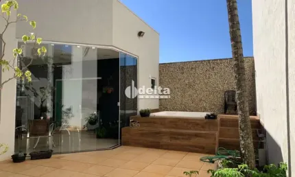 Casa disponível para venda no bairro Alto Umuarama em Uberlândia MG