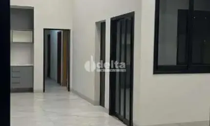 Casa no condomínio Raros Alto Umuarama disponível para venda em Uberlândia-MG
