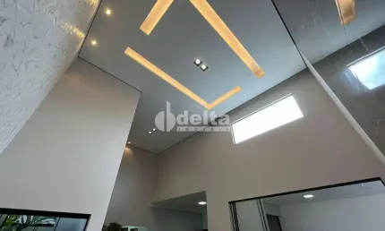 Casa com 3 quartos à venda no Jardim Europa, Uberlândia 