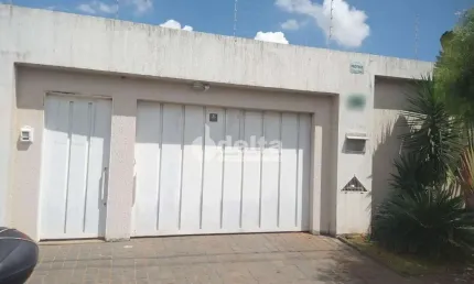 Casa residencial disponível para venda e locação no bairro jardim botânico em uberlândia-mg