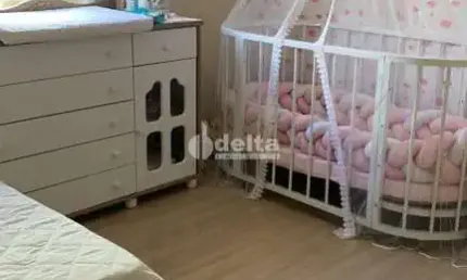 Casa com 3 quartos à venda no Planalto, Uberlândia 