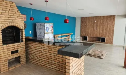 Casa com 3 quartos à venda no Santa Rosa, Uberlândia 