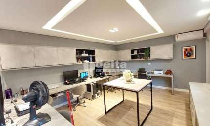 Casa Comercial disponível para locação/Venda no bairro Centro em Uberlândia-MG