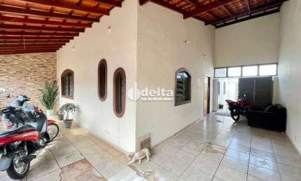 Casa disponível para venda no bairro Nossa Senhora Aparecida em Uberlândia MG
