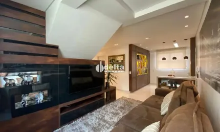 Cobertura disponível para venda no bairro Santa Mônica em Uberlândia-MG