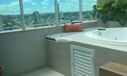 Cobertura disponível para venda no bairro Tabajaras em Uberlândia-MG