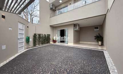Casa disponível para venda no bairro Alto Umuarama em Uberlândia MG