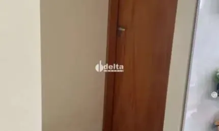 Casa disponível para venda no bairro Vigilato Pereira em Uberlândia-MG