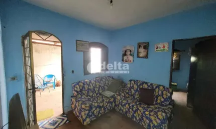 Casa residencial disponível para venda no bairro Tibery em Uberlândia-MG.