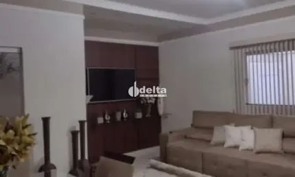 Casa disponível para venda no bairro Jardim Patrícia em Uberlândia MG